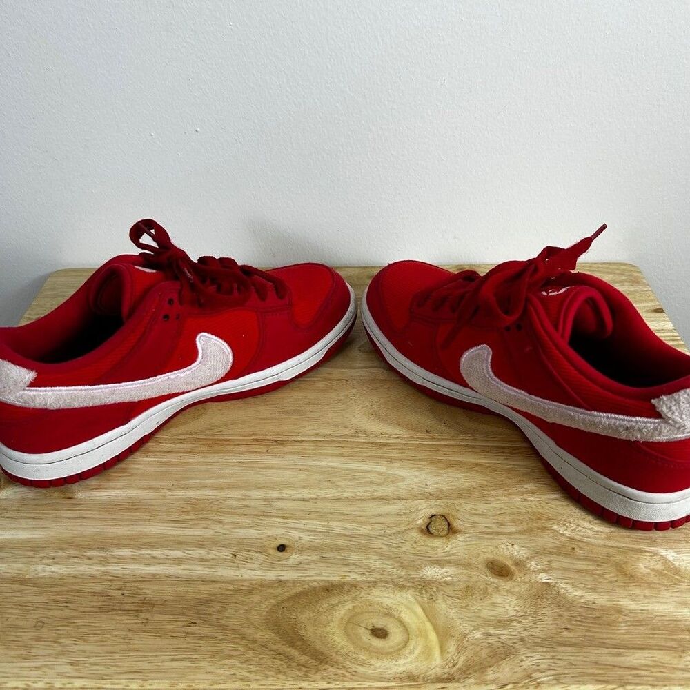 Nike Dunk Low Valentine's Day 2024 Red Corduroy GS Size 4.5Y FZ3548-612 - Picture 6 of 8